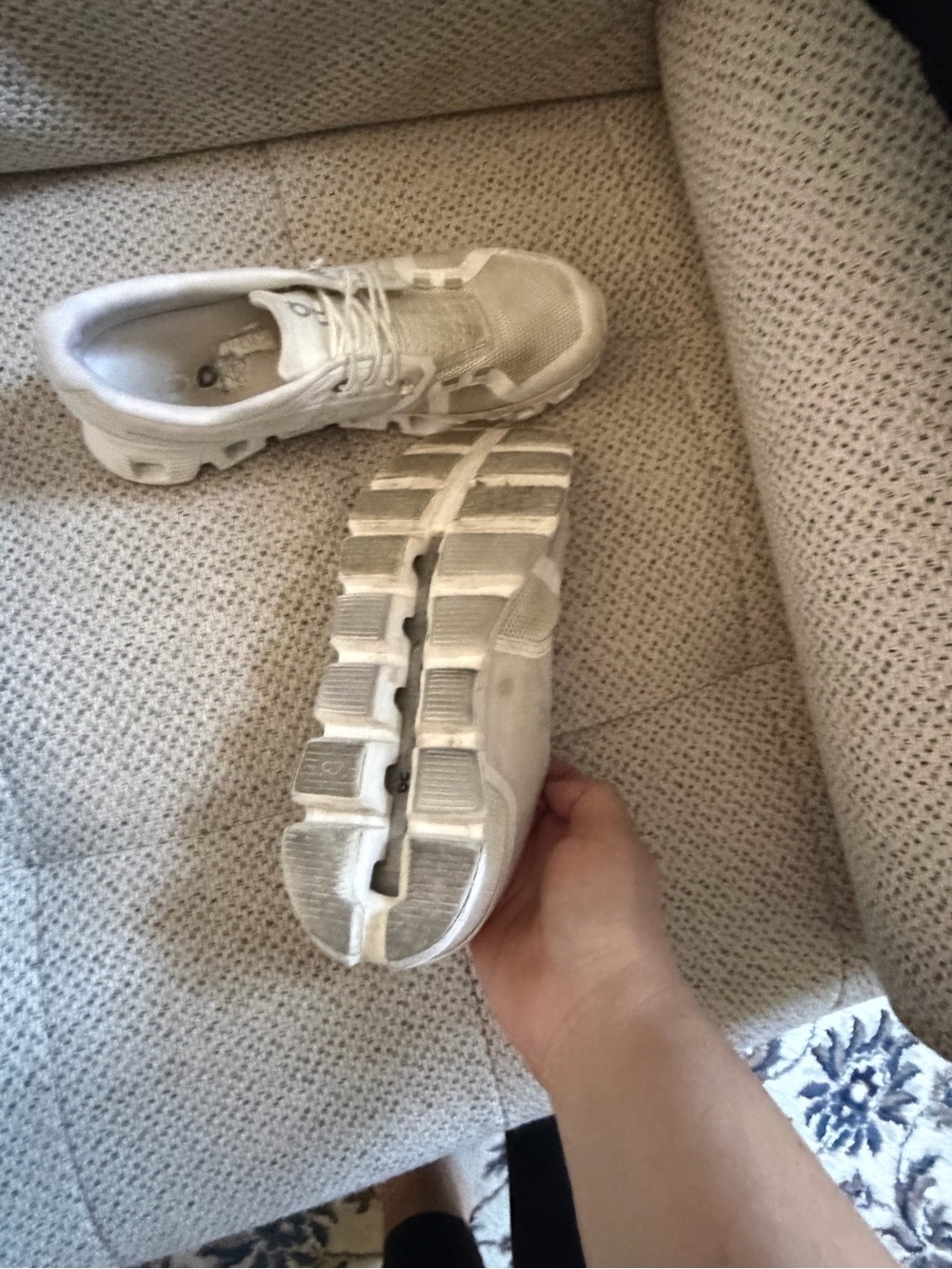 On Running Cloud Women’s Running Shoes in White size 8 - Picture 3 of 4